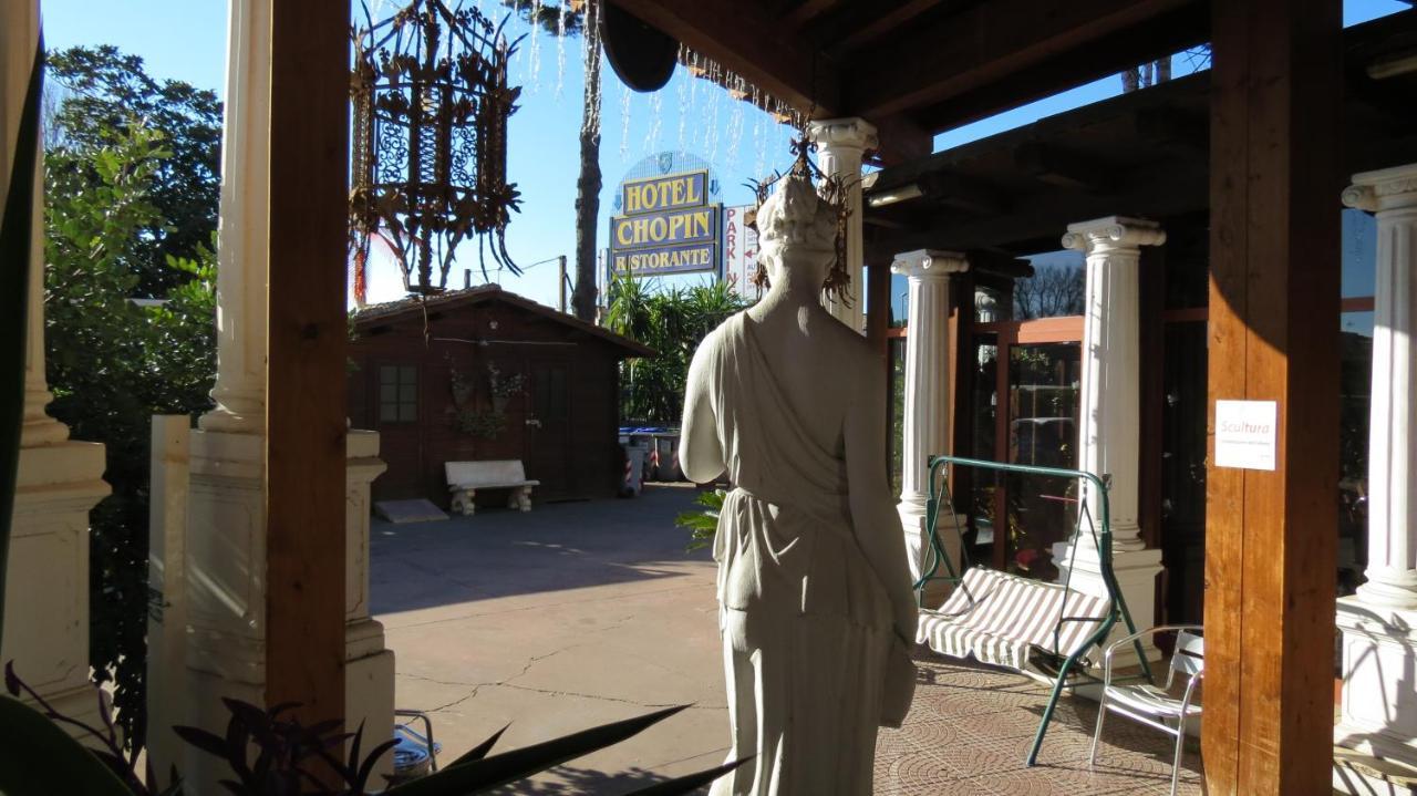 Hotel Chopin Фьюмичино Экстерьер фото